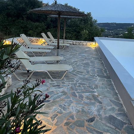 Luxurious Villa At A Unique Spot Agios Nikolaos  Exteriör bild