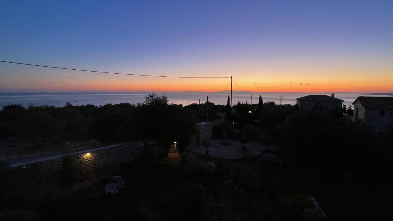 Luxurious Villa At A Unique Spot Agios Nikolaos  Exteriör bild