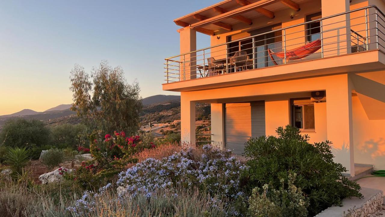 Luxurious Villa At A Unique Spot Agios Nikolaos  Exteriör bild