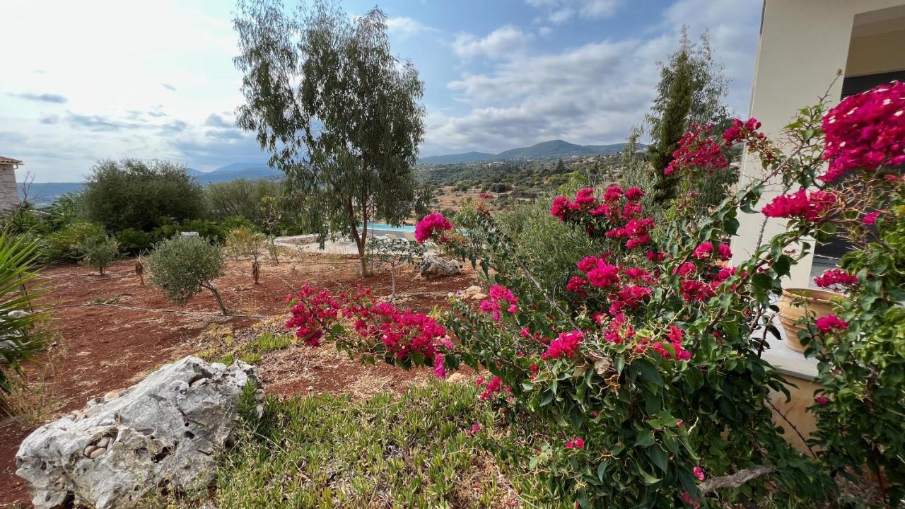 Luxurious Villa At A Unique Spot Agios Nikolaos  Exteriör bild