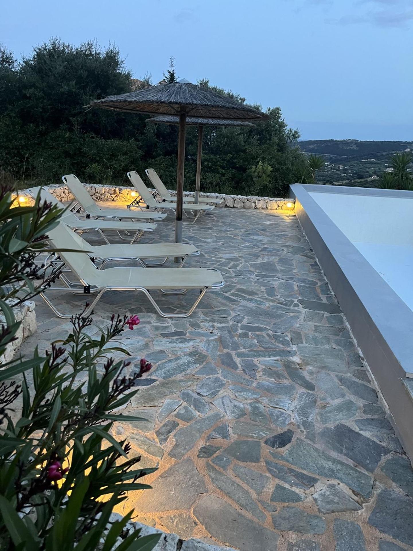 Luxurious Villa At A Unique Spot Agios Nikolaos  Exteriör bild